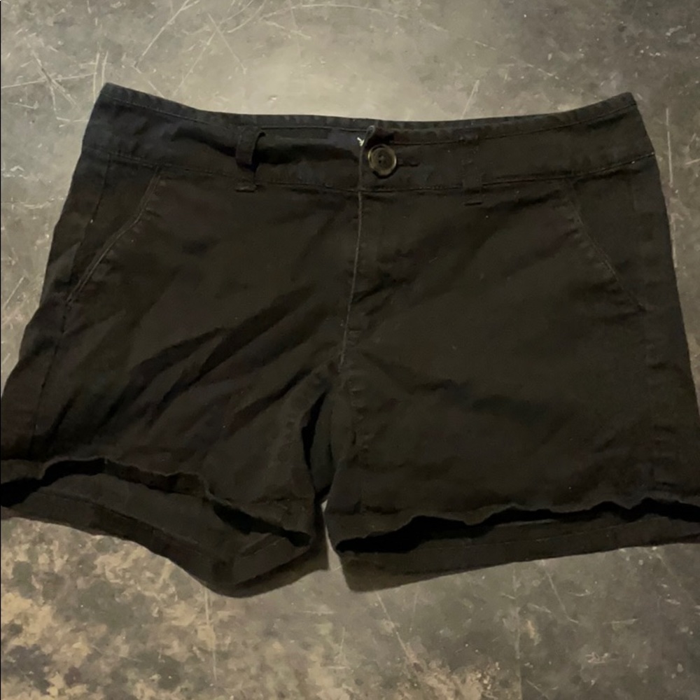 American Eagle black shorts